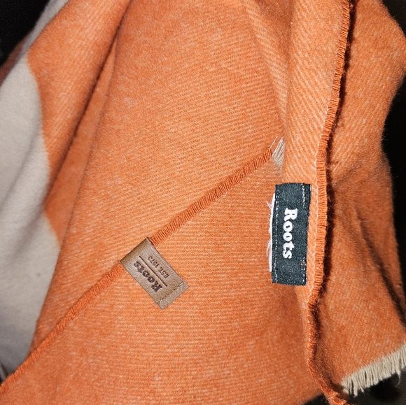 Roots scarf - Picture 3 of 3